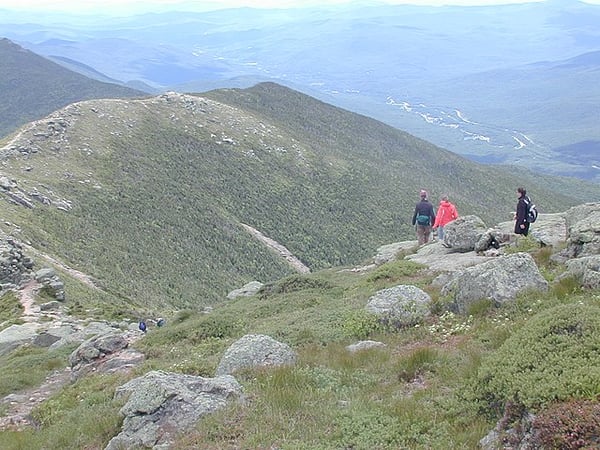 Hikers_on_franconia_ridge